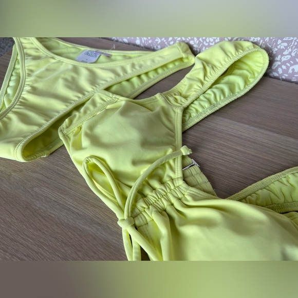 NWOT Wild Fable Bright Neon Yellow Ruched Ruffled Retro Style Cute Bikini - Picture 2 of 12